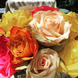 Der-perfekte-Hochzeitsstrauss-Bunte-Rosen-BineLovesLife