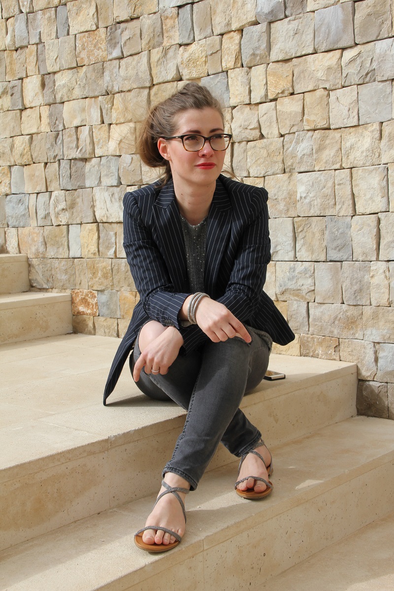 Nackt-oder-angezogen-BineLovesLife-Outfit-crossed