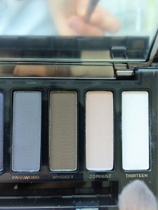 Nackt oder angezogen BineLovesLife UD Smokey Thirteen