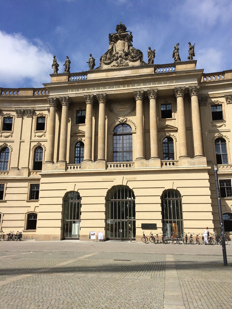 Fashion Week OOTD TrendyThursday Berlin BinesLovesLife