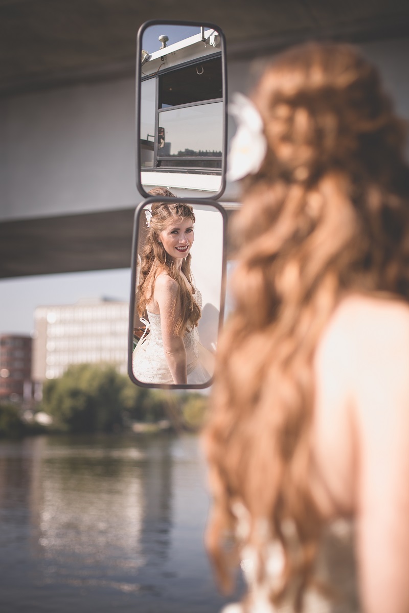 Perfect Wedding on a Boat BineLovesLife