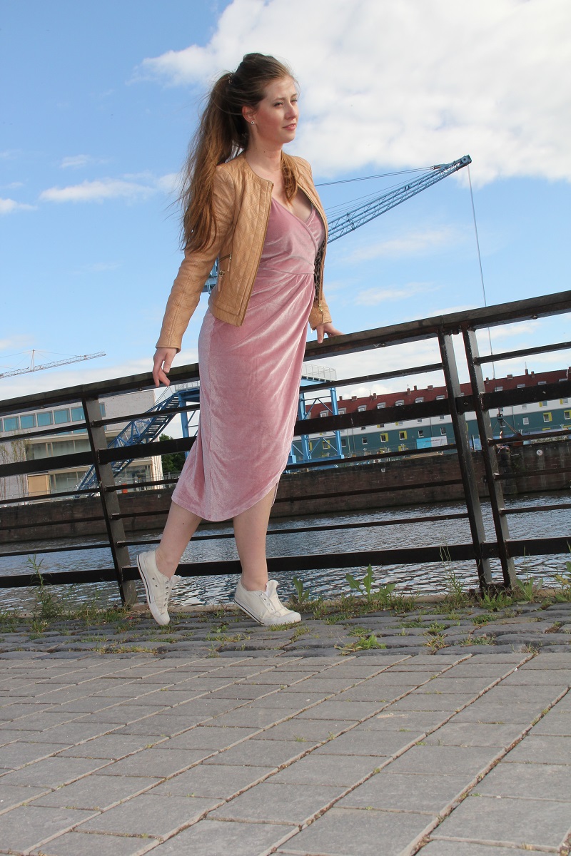 Mom Ballerina OOTD TrendyThursday BineLovesLife