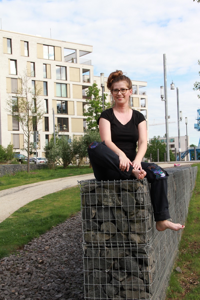 Mom Glitter Jeans OOTD TrendyThursday BineLovesLife