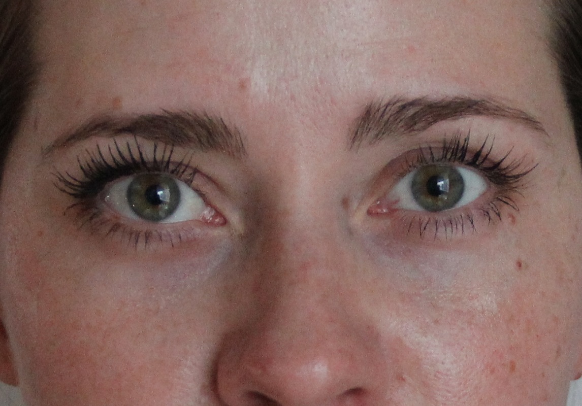 Mascara im Test Benefit TrendyThursday BineLovesLife