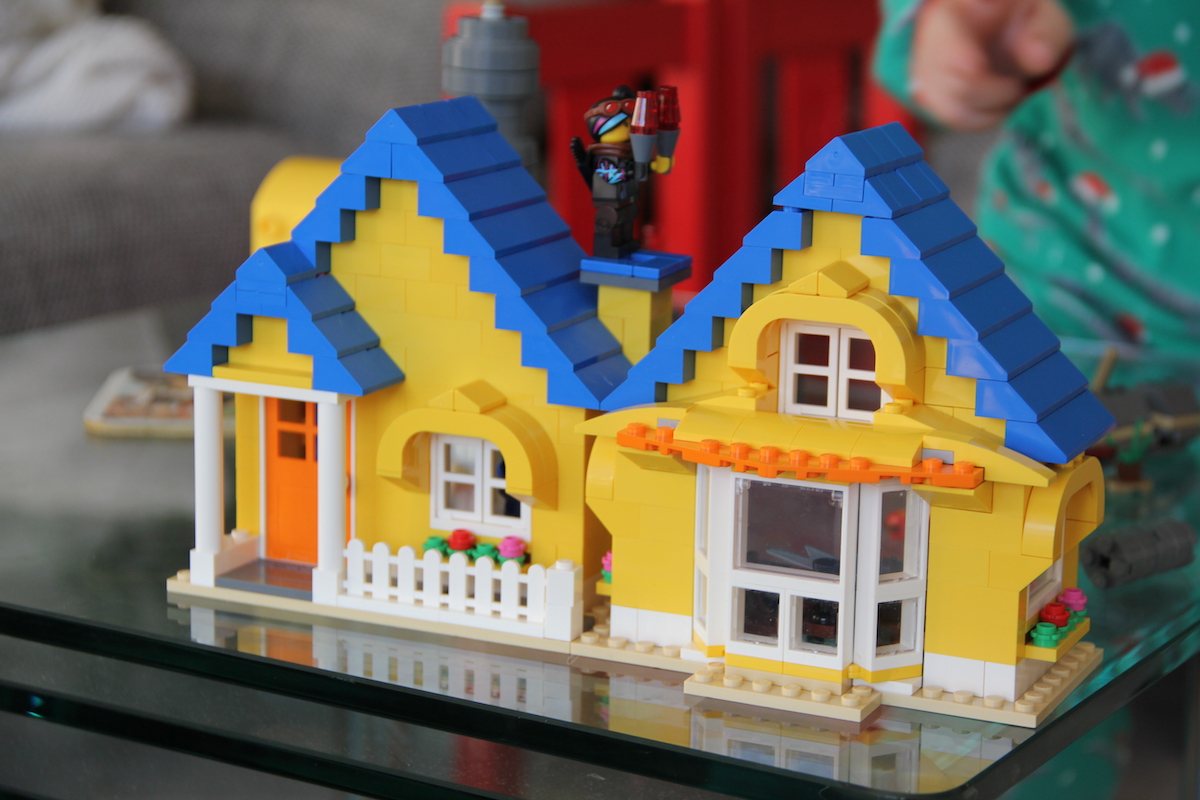 lego movie 2 emmets traumhaus familyfriday bineloveslife