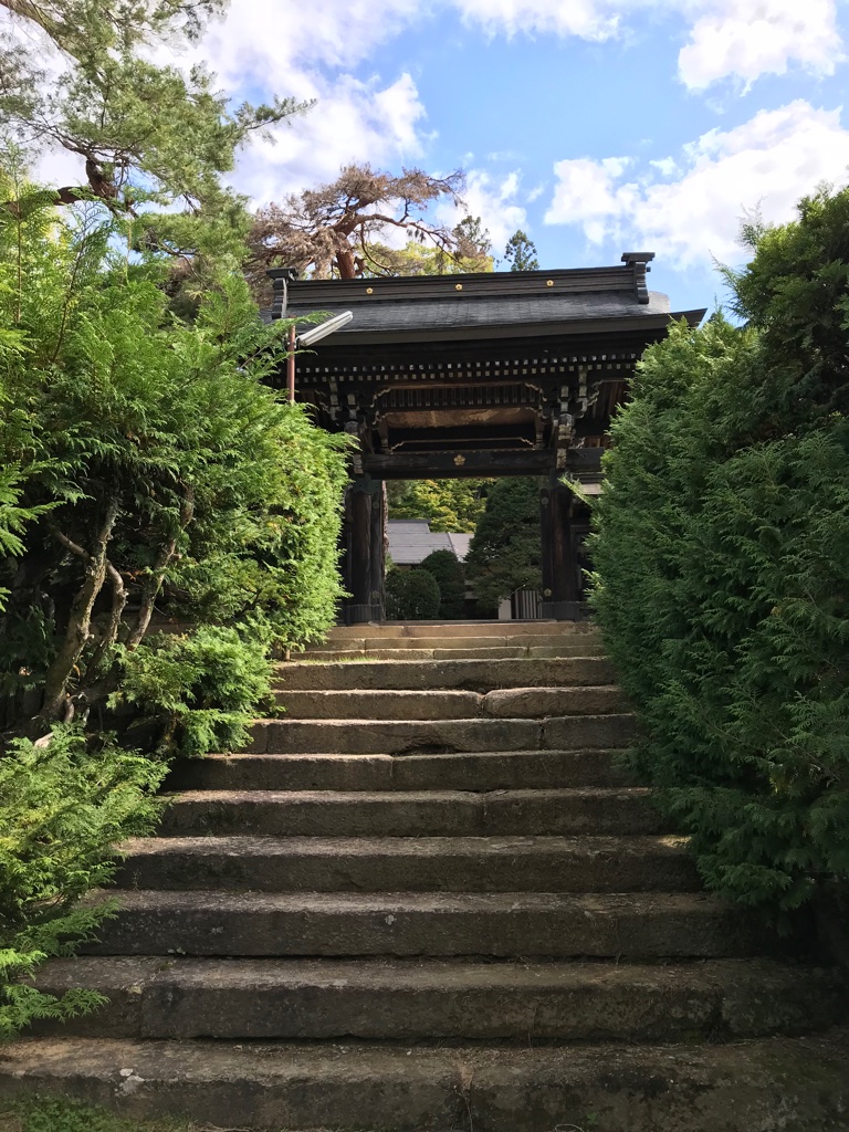 Tempelweg Takayama Shrine mit Kindern TravelTuesday BineLovesLife